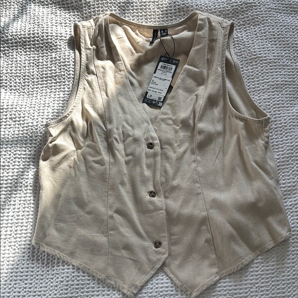Vero Moda Beige Button-Down Sleeveless Shirt